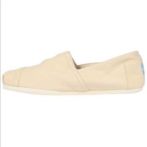 Women’s Natural Canvas Toms